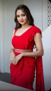 How to Style Blouses in Red Saree