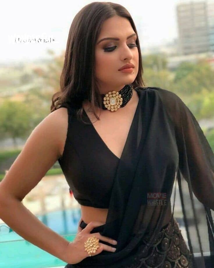 black saree styling tips