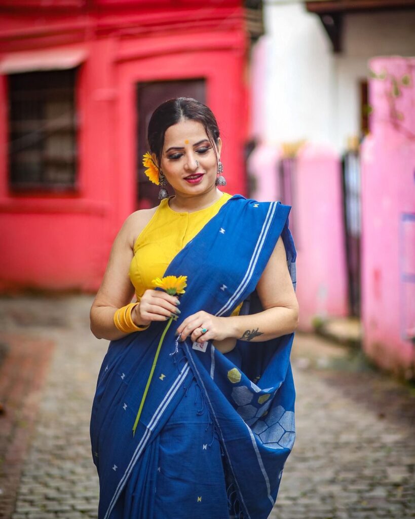 blue saree contrast blouse combination 