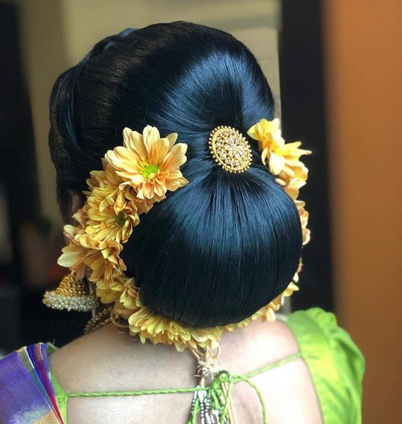 Traditional Tamil Iyengar Hairstyles AKA Andal Kondai We Spotted Brides In   Bride Bridal hairstyle indian wedding Indian bridal fashion