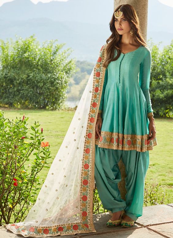 Trendy Salwar Suits Designs 2023
