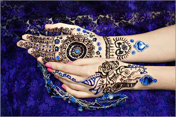 25+ Trendy Stone Studded Mehndi Designs