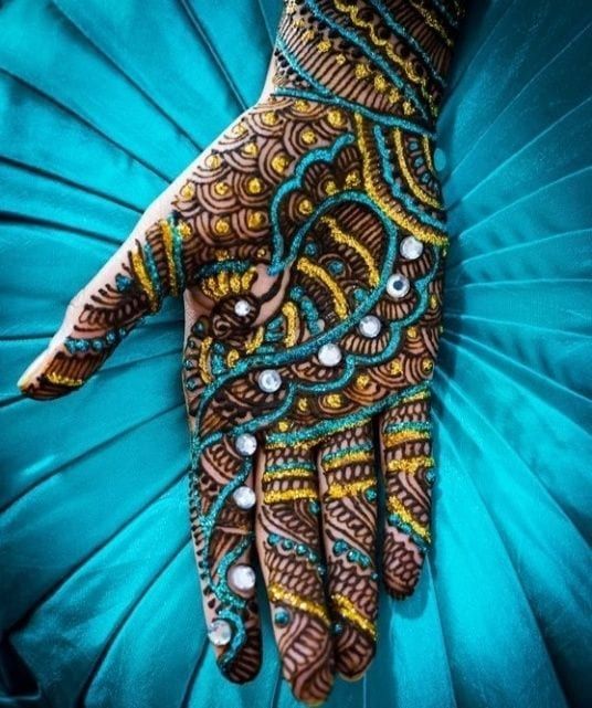 25+ Trendy Stone Studded Mehndi Designs