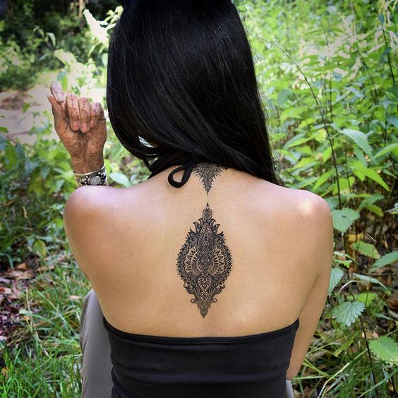30+ Trendy Back Neck Tattoo Designs For Women