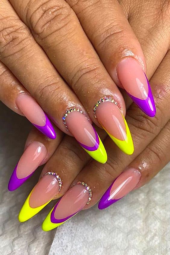 30+ Latest Almond French Tip Nails 2023