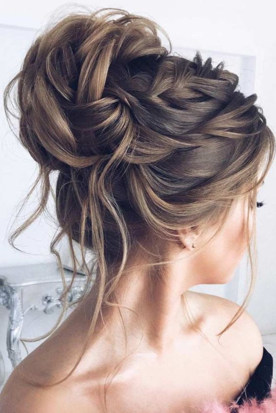 Try These Gorgeous Prom Hairstyles 2023