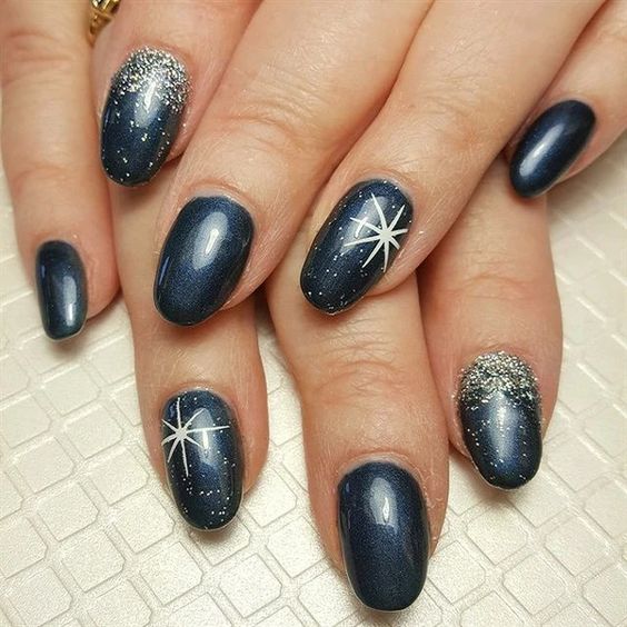 60+ Trendy Snowflake Nail Designs To Feel Cool Cool