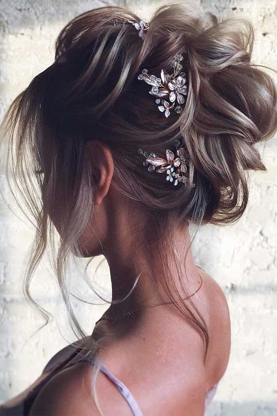Try These Gorgeous Prom Hairstyles 2023
