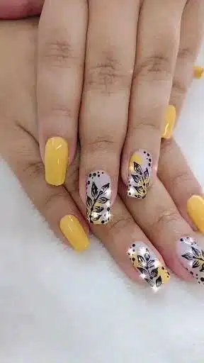 24+ Latest Simple Nail Designs 2023