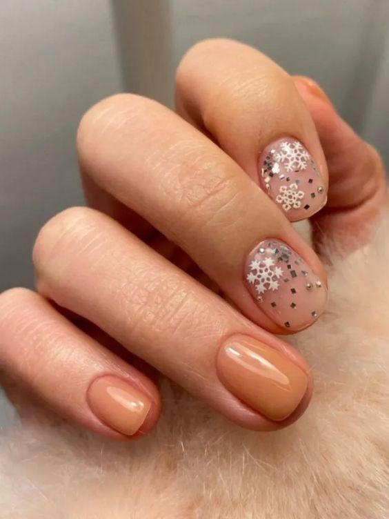 60+ Trendy Snowflake Nail Designs To Feel Cool Cool