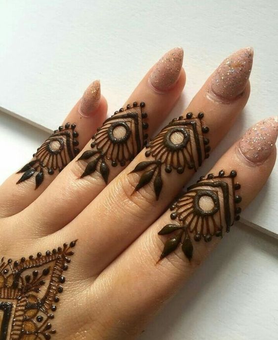 20+ Latest Finger Mehndi Designs 2023