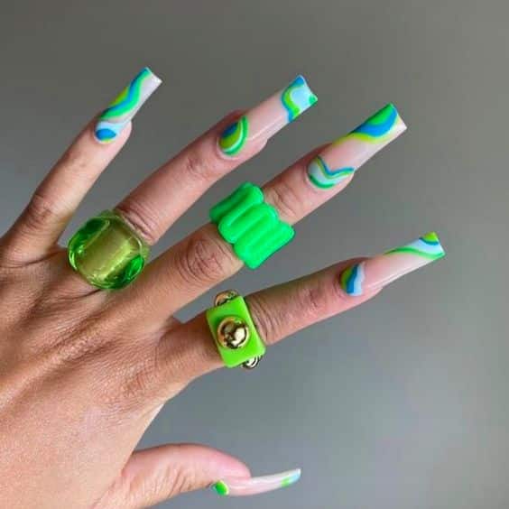 28+ Trendy Swirl Nail Designs To Try Out This Summer