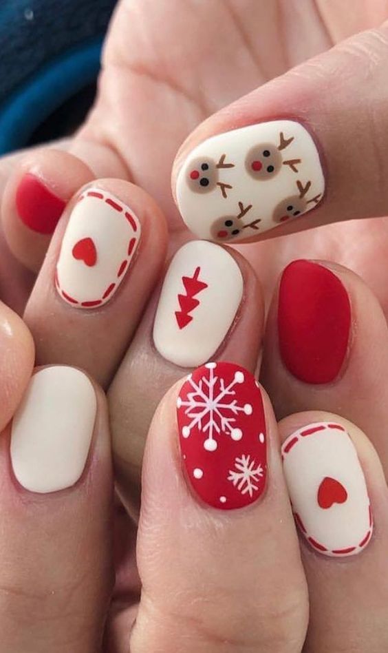 21+ Simple Christmas Nail Designs For 2023