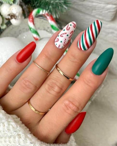 66+ Awesome Christmas Nail Designs You Must Try In 2023