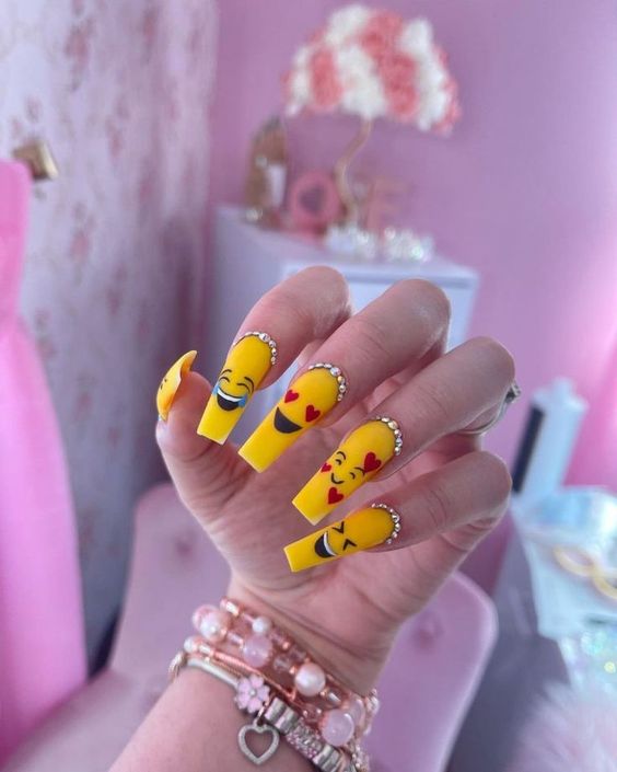 Try These Popular Nail Designs In 2023