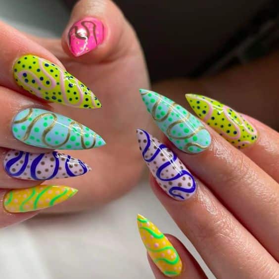 28+ Trendy Swirl Nail Designs To Try Out This Summer