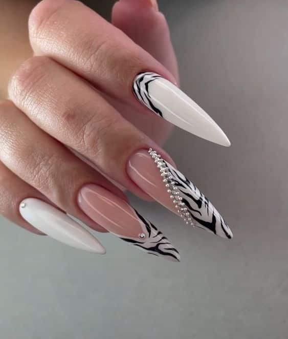 60+ Stylish White Nail Designs 2023