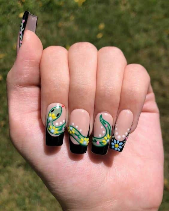 60+ Trendy Snake Nail Design 2023