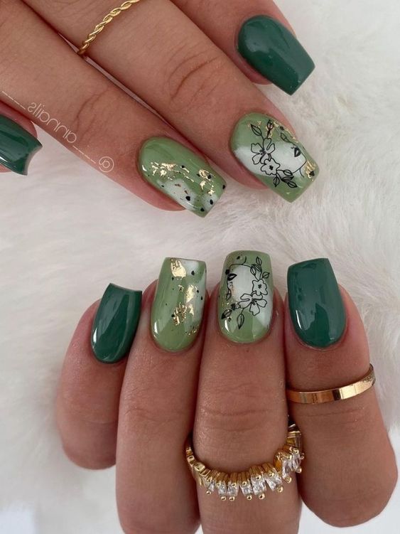 30+ Gorgeous Emerald Green Nails For You