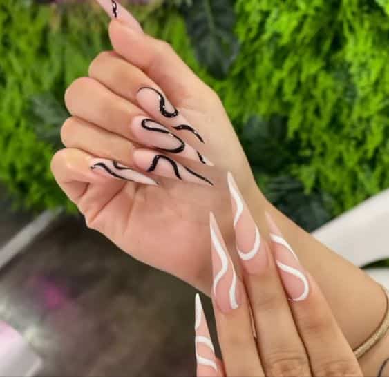 20+ Stunning Squiggle Nail Design Ideas 2023
