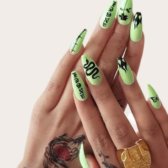 60+ Trendy Snake Nail Design 2023
