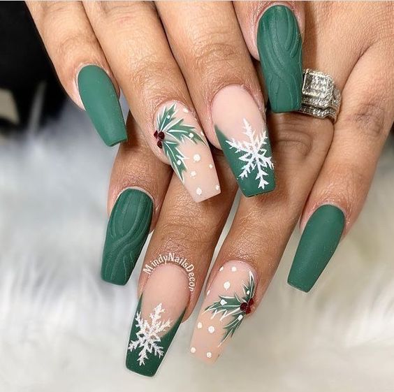 66+ Awesome Christmas Nail Designs You Must Try In 2023