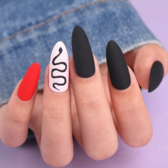 60+ Trendy Snake Nail Design 2023