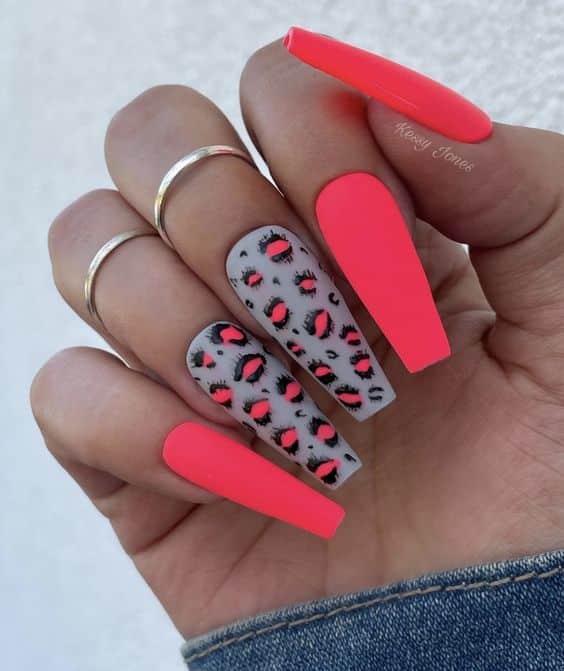 cheetah acrylic nails