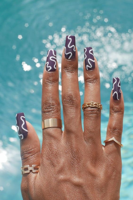 20+ Stunning Squiggle Nail Design Ideas 2023