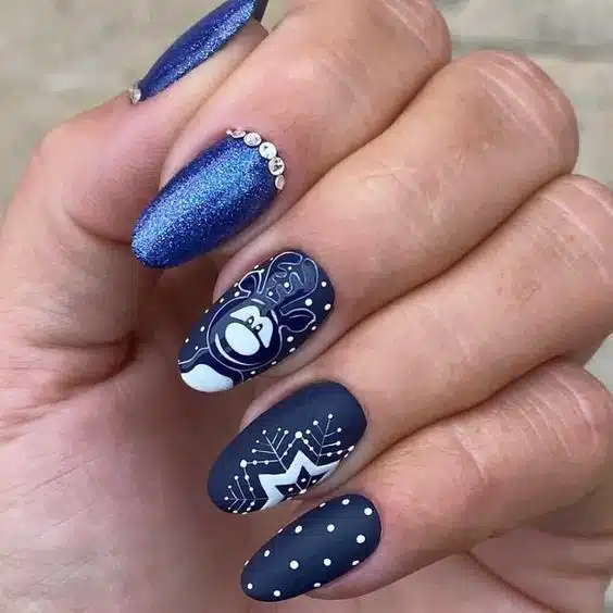 50+ Outstanding Navy Blue Nail Designs 2023