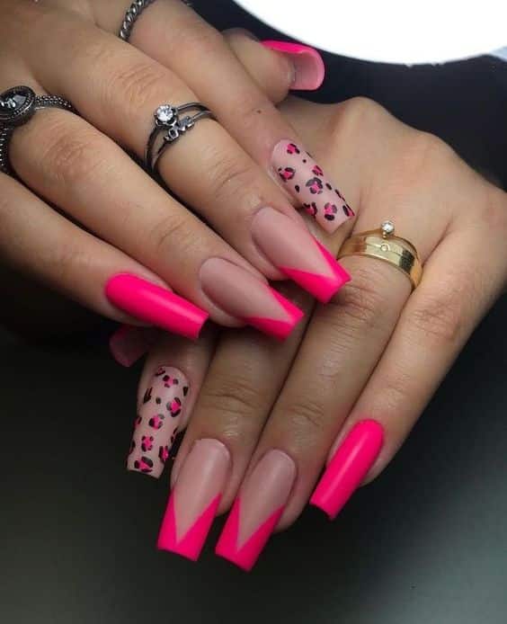 39+ Gorgeous Pink Nails With Butterflies 2023