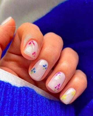 55+ Latest Simple Nail Designs You Can Try 2024