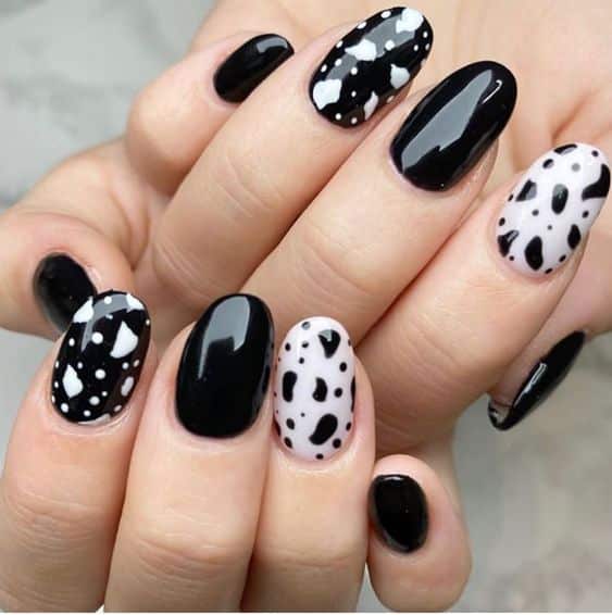 33+ Best Black And White Nail Designs 2023