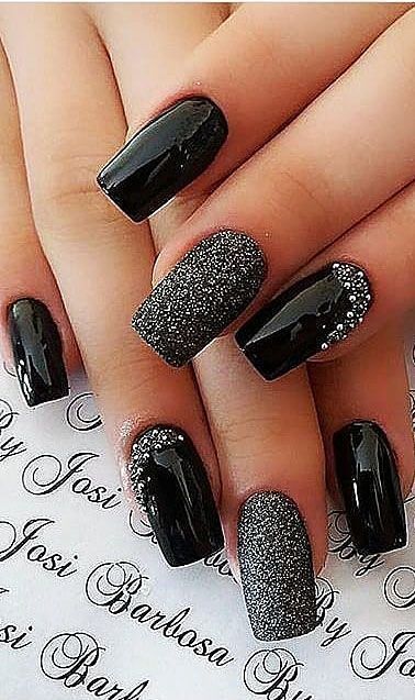 18+ Stunning Silver And Black Nail Designs 2023