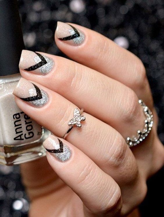 18+ Stunning Silver And Black Nail Designs 2023