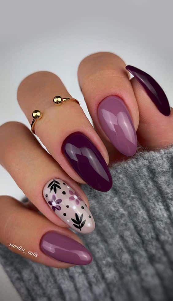 50+ Beautiful Dark Nail Designs 2023