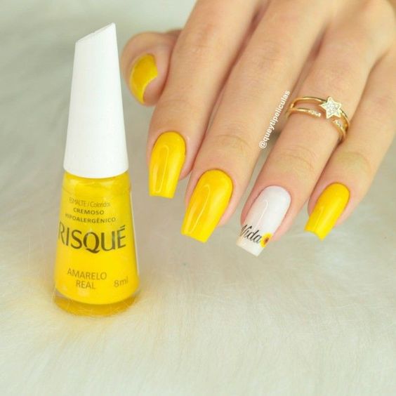 30+ Amazing Neon Yellow Nail Designs 2023