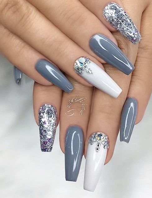 33+ Stunning Silver Nail Designs To Try In 2023