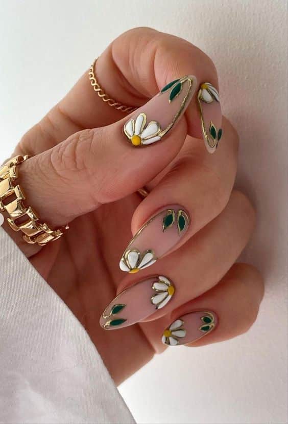 30+ Latest Graduation Nails That Are Best For Your Big Day