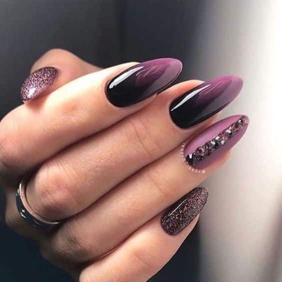 50+ Beautiful Dark Nail Designs 2023