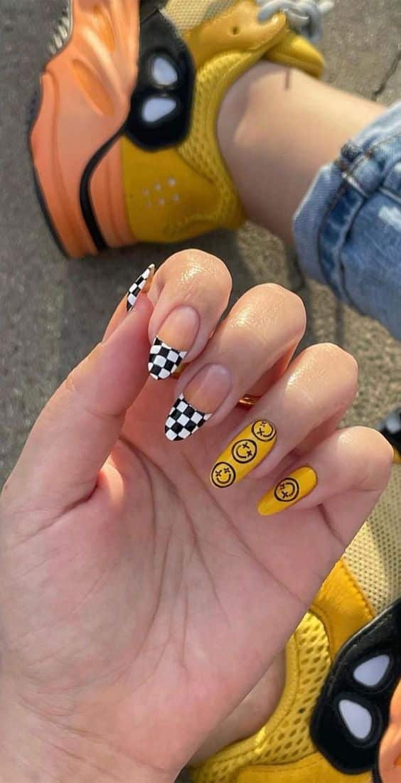 42+ Smiley Face Nail Design 2023