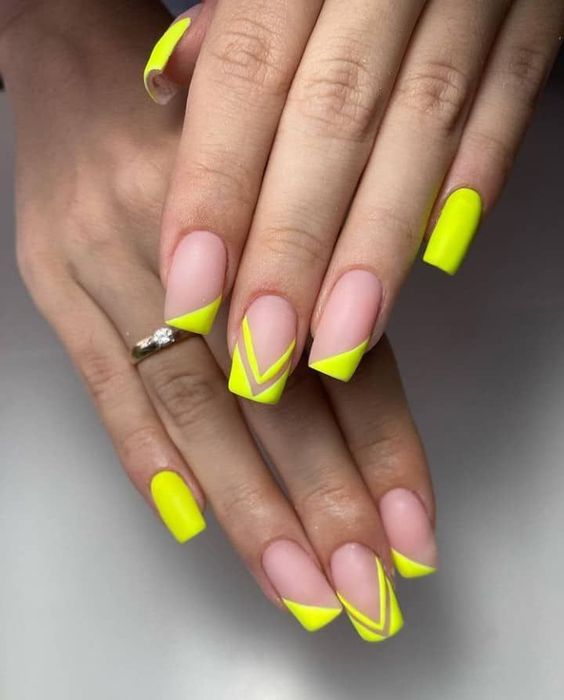 30+ Amazing Neon Yellow Nail Designs 2023