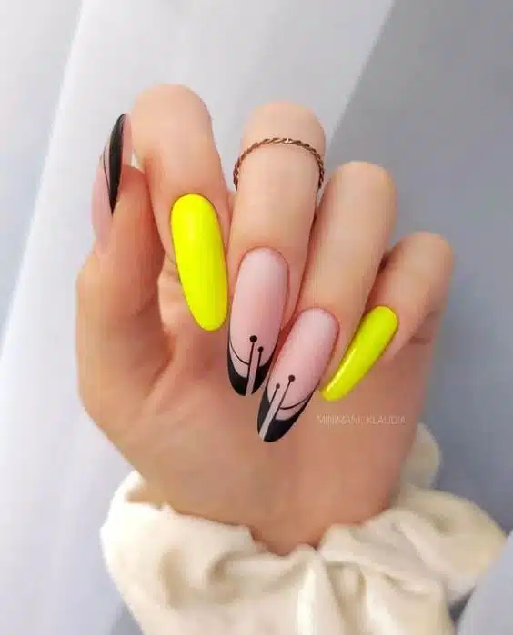 30+ Amazing Neon Yellow Nail Designs 2023