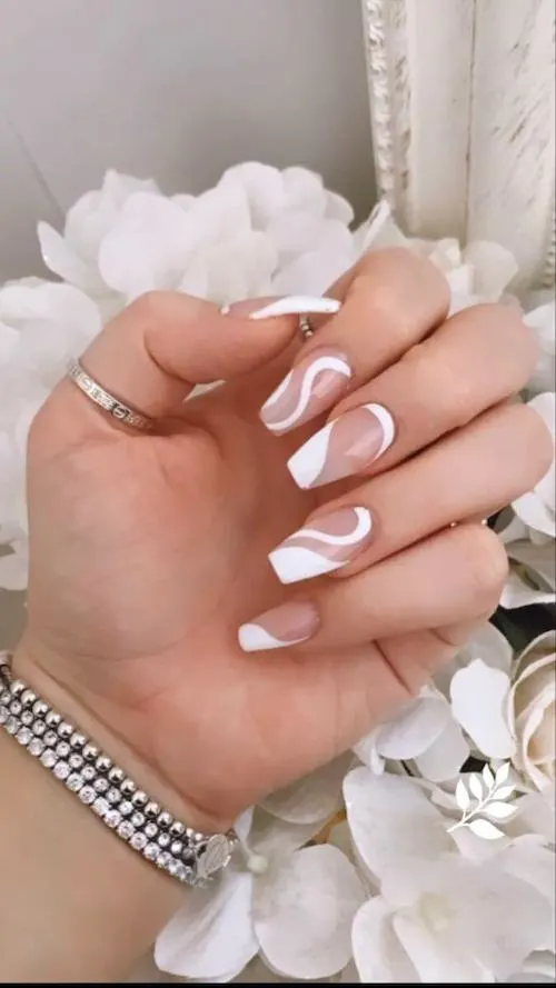 30+ Latest Graduation Nails That Are Best For Your Big Day