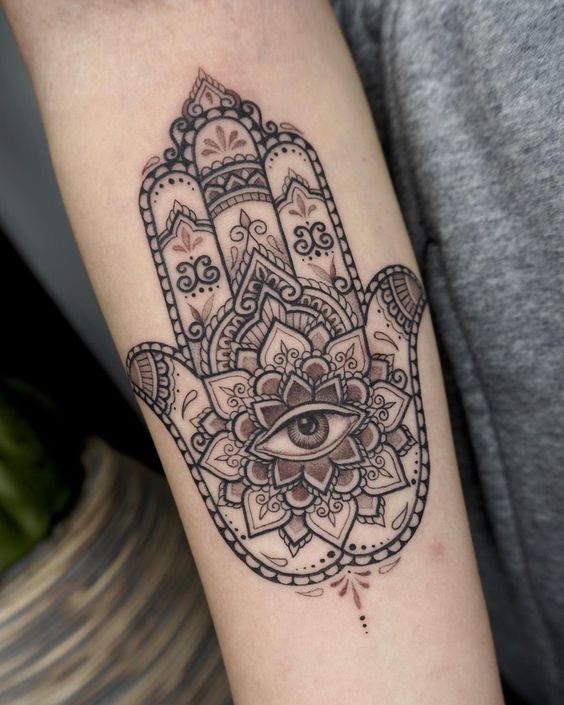 Estudos para tattoo Hamsá / Mão de Fatima #hamsa #mandala …