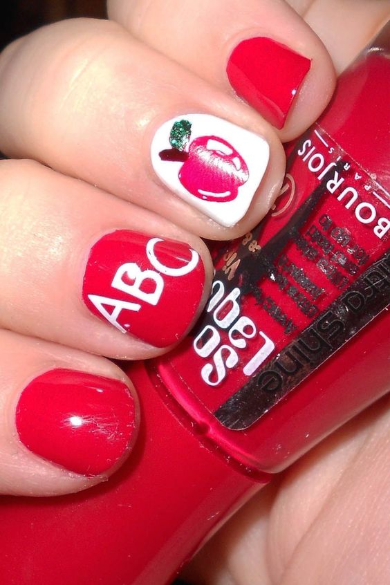 60+ Beautiful Back To School Nails 2023