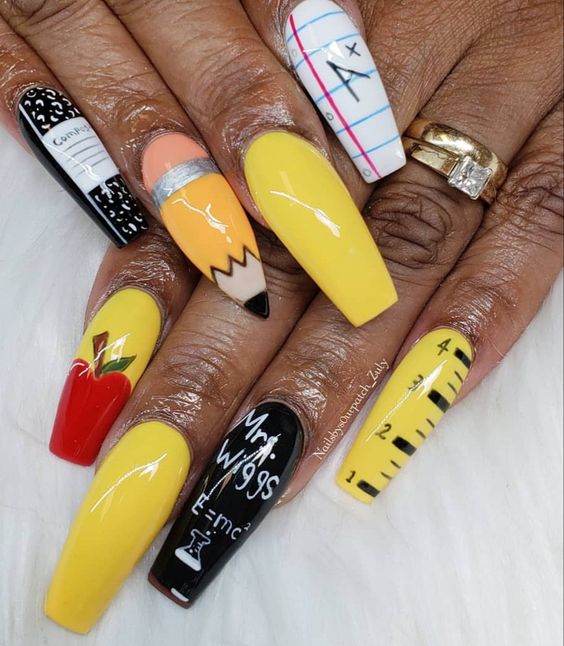 60+ Beautiful Back To School Nails 2023