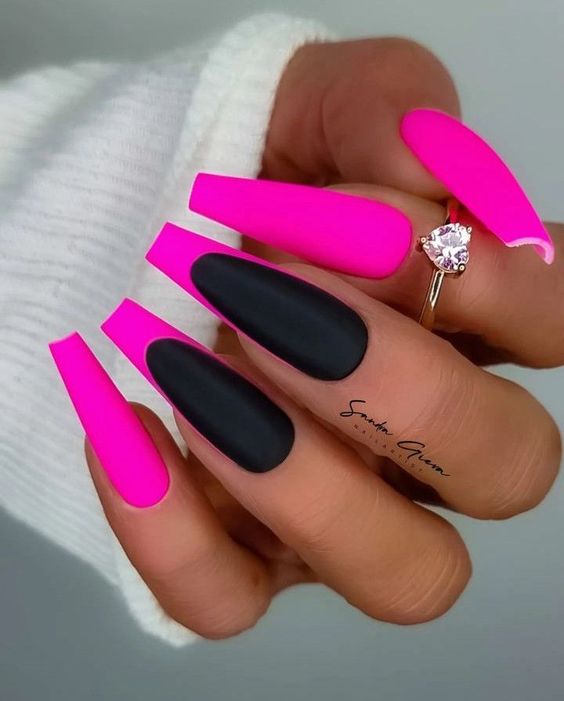 50+ Bright Pink Nail Designs