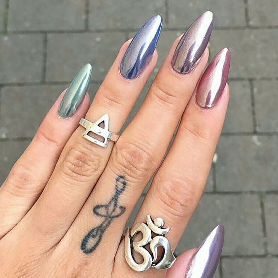 60+ Beautiful Chrome Nail Designs 2023