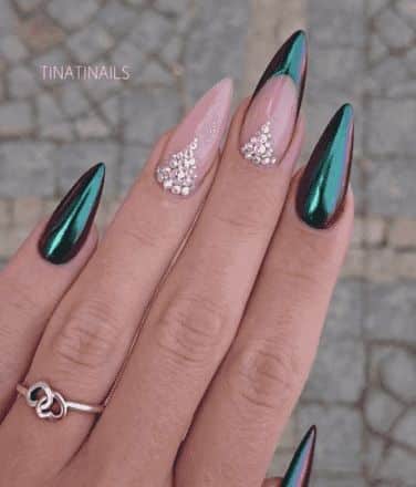 60+ Beautiful Chrome Nail Designs 2023